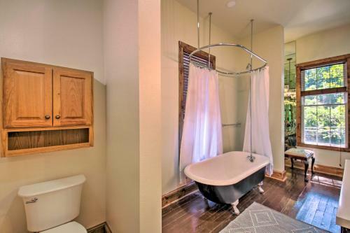 Upscale Hot Springs Escape Less Than 1 Mi To Downtown
