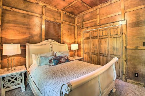 Upscale Hot Springs Escape Less Than 1 Mi To Downtown