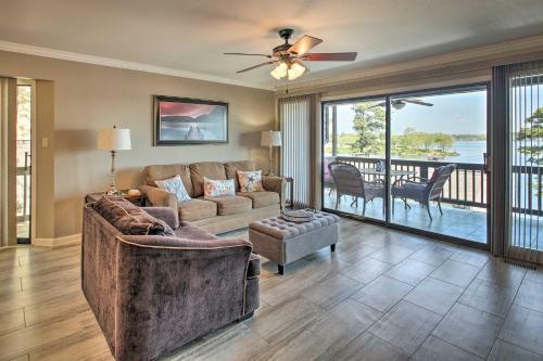Apartamento Spacious Lakeside Condo With Private Boat Slip!