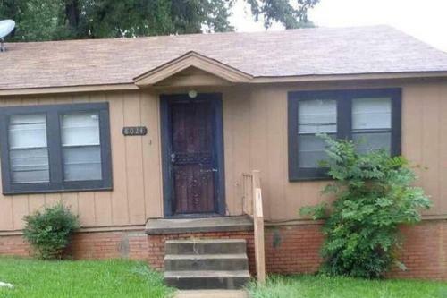 Delightful Bungalow With Spa Tub & Key-less Entry