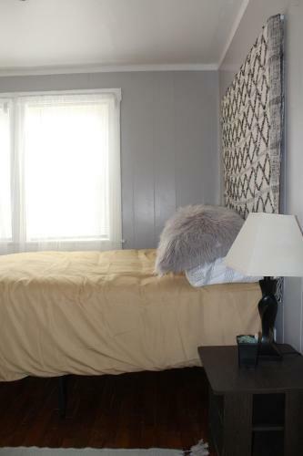 Delightful Bungalow With Spa Tub & Key-less Entry