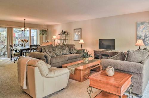 Private Lakefront Townhome In Hot Springs Village!