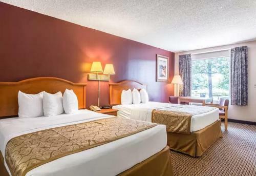 Hotel The Parkwood Inn & Suites