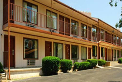 Hotel The Parkwood Inn & Suites
