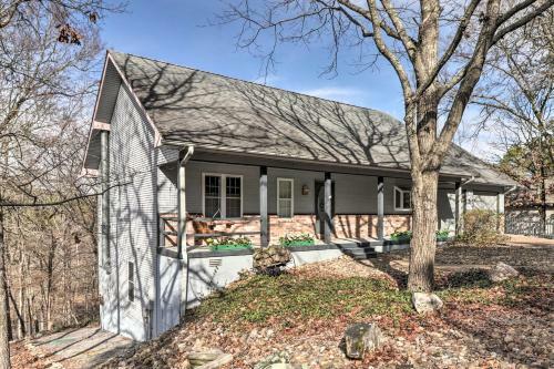 Lakefront Hot Springs Retreat With Deck And Boat Dock!