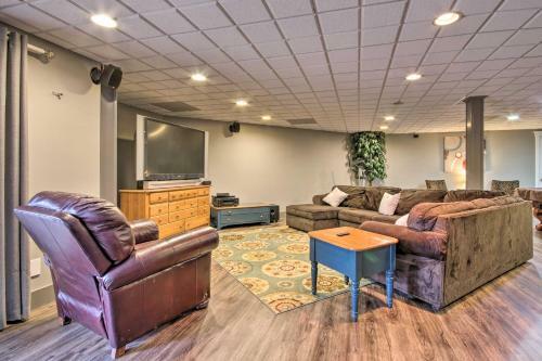 Family-friendly Norfork Lake Retreat Private Pool