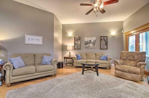 Family-friendly Norfork Lake Retreat Private Pool