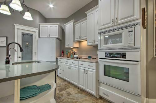 Family-friendly Norfork Lake Retreat Private Pool