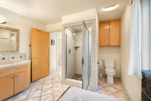 Sunny & Quiet Home Sheltered In Beautiful Aptos! Home