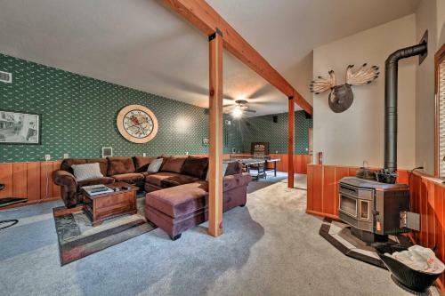 Pet-friendly Arnold Cabin Ping Pong,darts,tv And More