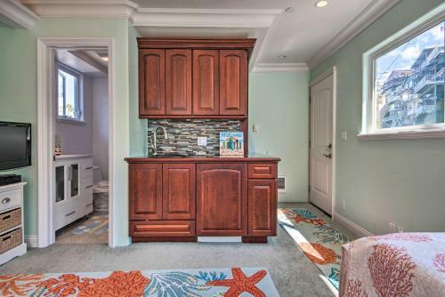 Catalina Island Home Walk To Main St Beach!