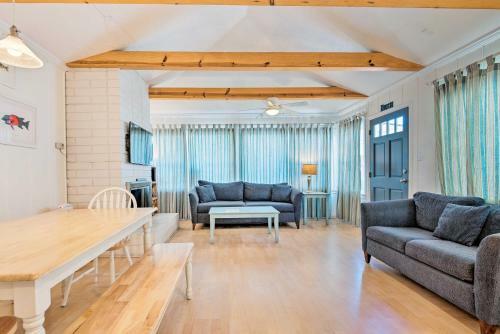 Central Catalina Cottage - Walk To Ferry!