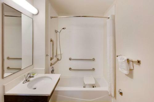 Hotel Woodspring Suites Bakersfield Airport