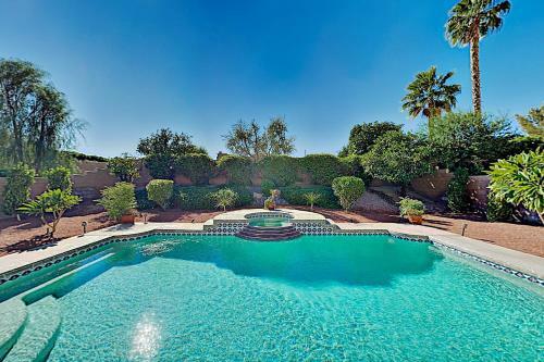Sombrero House - Private Pool, Spa & Garage Home