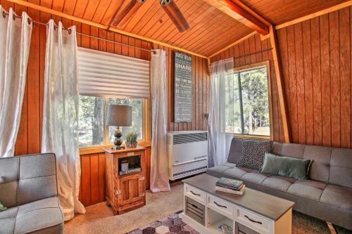 Cozy Cabin About 4 Mi To Snow Summit Ski Resort!