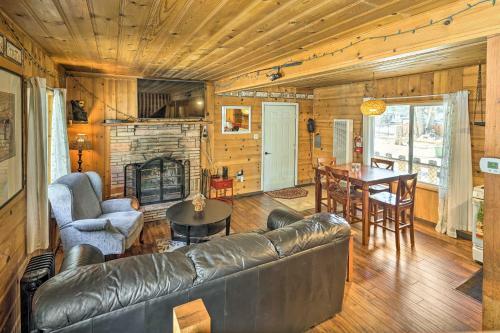 Rustic Cabin With Hot Tub, About 5 Mi To Ski Slopes