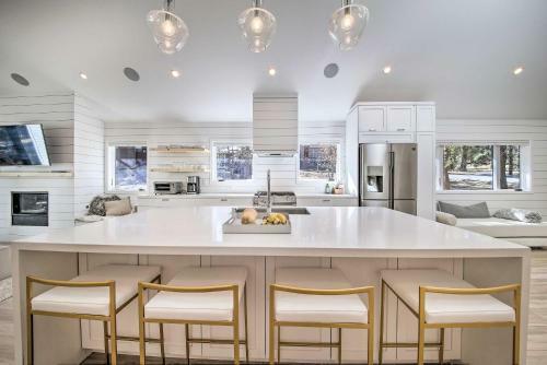Modern Luxe Ski Retreat, 5 Min To Snow Summit