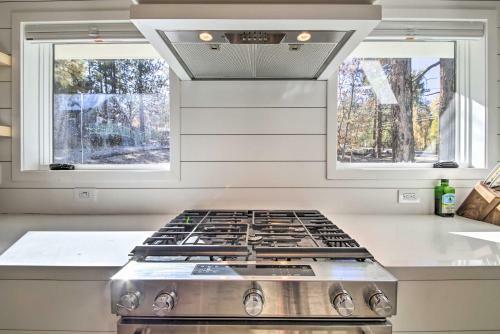 Modern Luxe Ski Retreat, 5 Min To Snow Summit