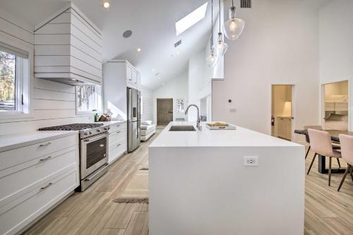 Modern Luxe Ski Retreat, 5 Min To Snow Summit