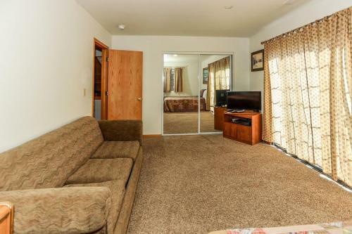 Cozy Hollow - 1890 By Big Bear Vacations