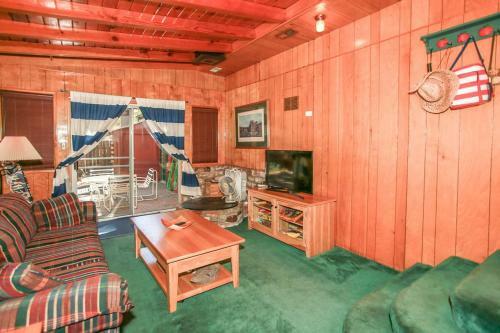 Barefoot Bungalow-1804 By Big Bear Vacations