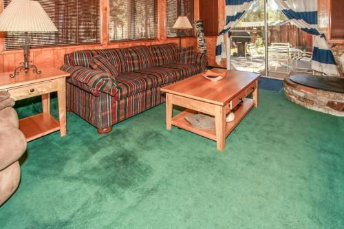 Barefoot Bungalow-1804 By Big Bear Vacations