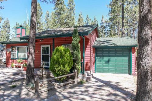 Barefoot Bungalow-1804 By Big Bear Vacations
