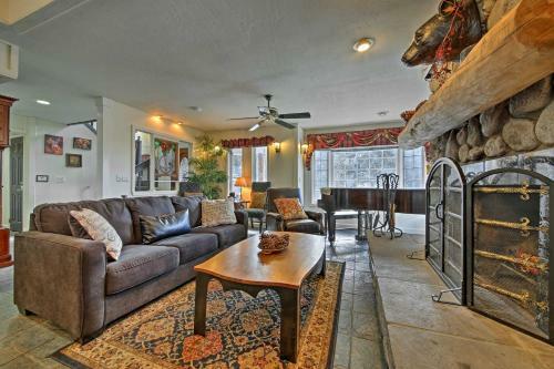 Big Bear House With Billiards - Steps To Ski Resort!