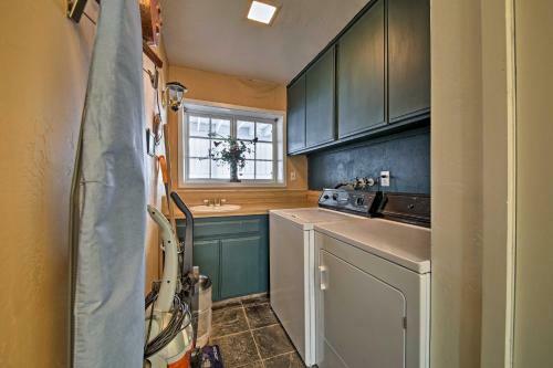 Big Bear House With Billiards - Steps To Ski Resort!
