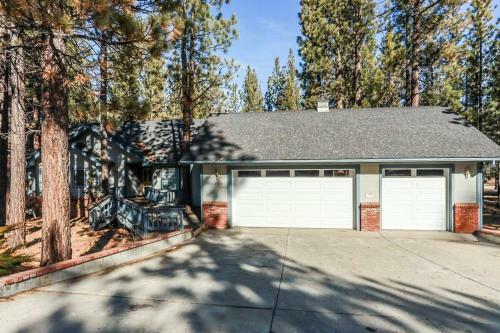 Snowy Pines Cabin - 1911 By Big Bear Vacations
