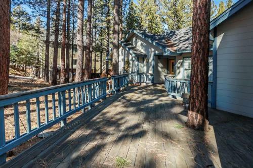 Snowy Pines Cabin - 1911 By Big Bear Vacations