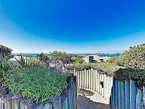 New Listing! Modern Beach Dream With Ocean Views Home