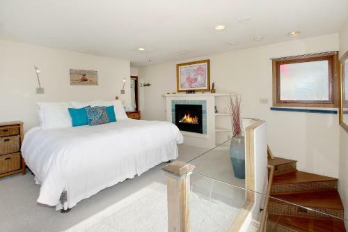 New Listing! Ocean-view Getaway With Beach Access Home
