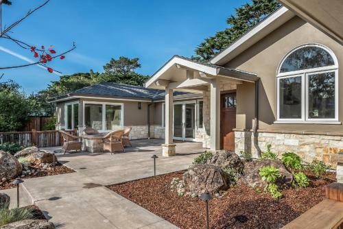Newly Renovated Carmel 3 Bed 3 And A Half Bath