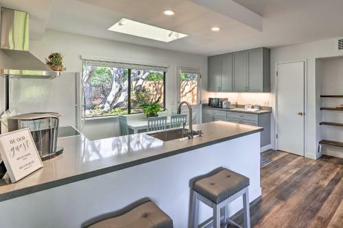 Charming Bungalow With Hill Views, About 1 Mi Dtwn Carmel