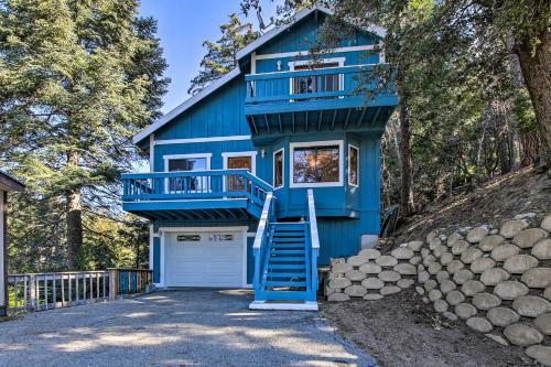 Secluded Cabin With Hot Tub - Walk To Lake Gregory!