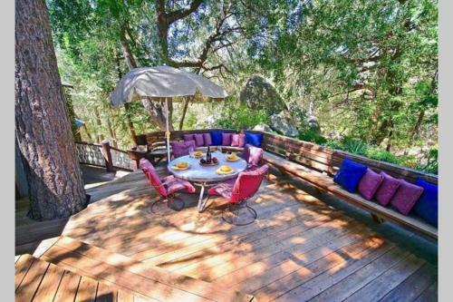 Rocky Mountain Lodge: Walk-to-town, Private