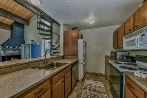 Exceptional Vacation Home In Kings Beach Townhouse