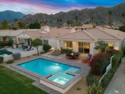 Desert Oasis 5 Star Private Pool-spa-bbq And More