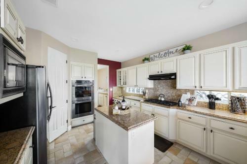 Desert Oasis 5 Star Private Pool-spa-bbq And More