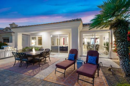 Desert Oasis 5 Star Private Pool-spa-bbq And More