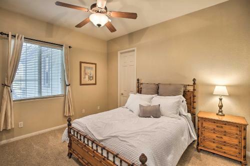 Spacious Retreat With Tiki Lounge And Pool Table!