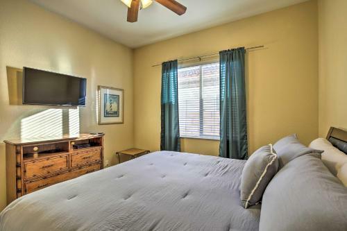 Spacious Retreat With Tiki Lounge And Pool Table!