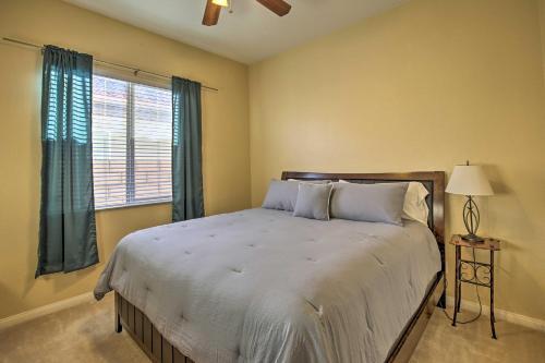 Spacious Retreat With Tiki Lounge And Pool Table!