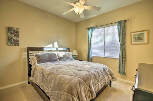 Spacious Retreat With Tiki Lounge And Pool Table!
