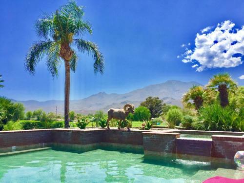 Must See-5 Star Rated-stunning Views, Pool, Spa And More