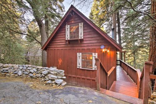 Chic Lake Arrowhead Cabin With Deck 2 Mi To Village