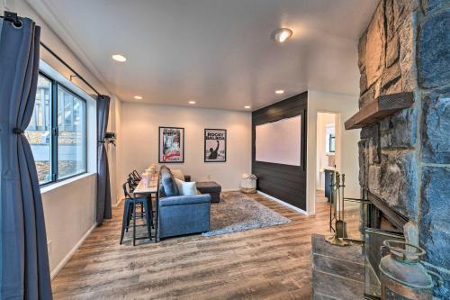 3-level Luxe Home With Spa, Ac, Game Room And Theater!