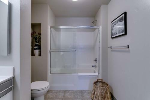 Apartamento One Bed/1bath + Private Balcony Walk To Beach