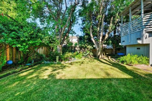 Luxurious Downtown Lodi Apartment In Wine Country!